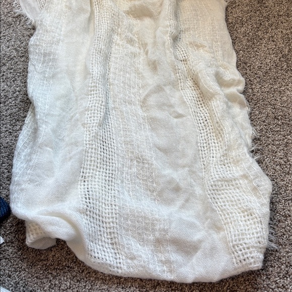 Old Navy Infinity Scarf - Picture 4 of 6